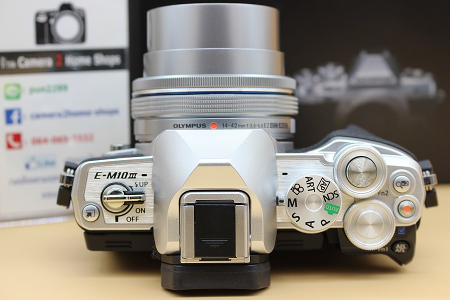 ขาย Olympus OMD EM10 III + lens 14-42mm (สีเงิน) สภาพสวย อดีตเครื่องศูนย์ ชัตเตอร์ 3,887 รูป อุปกรณ์ครบกล่อง แถมเคสหนังและFilter  อุปกรณ์และรายละเอียดของสิ